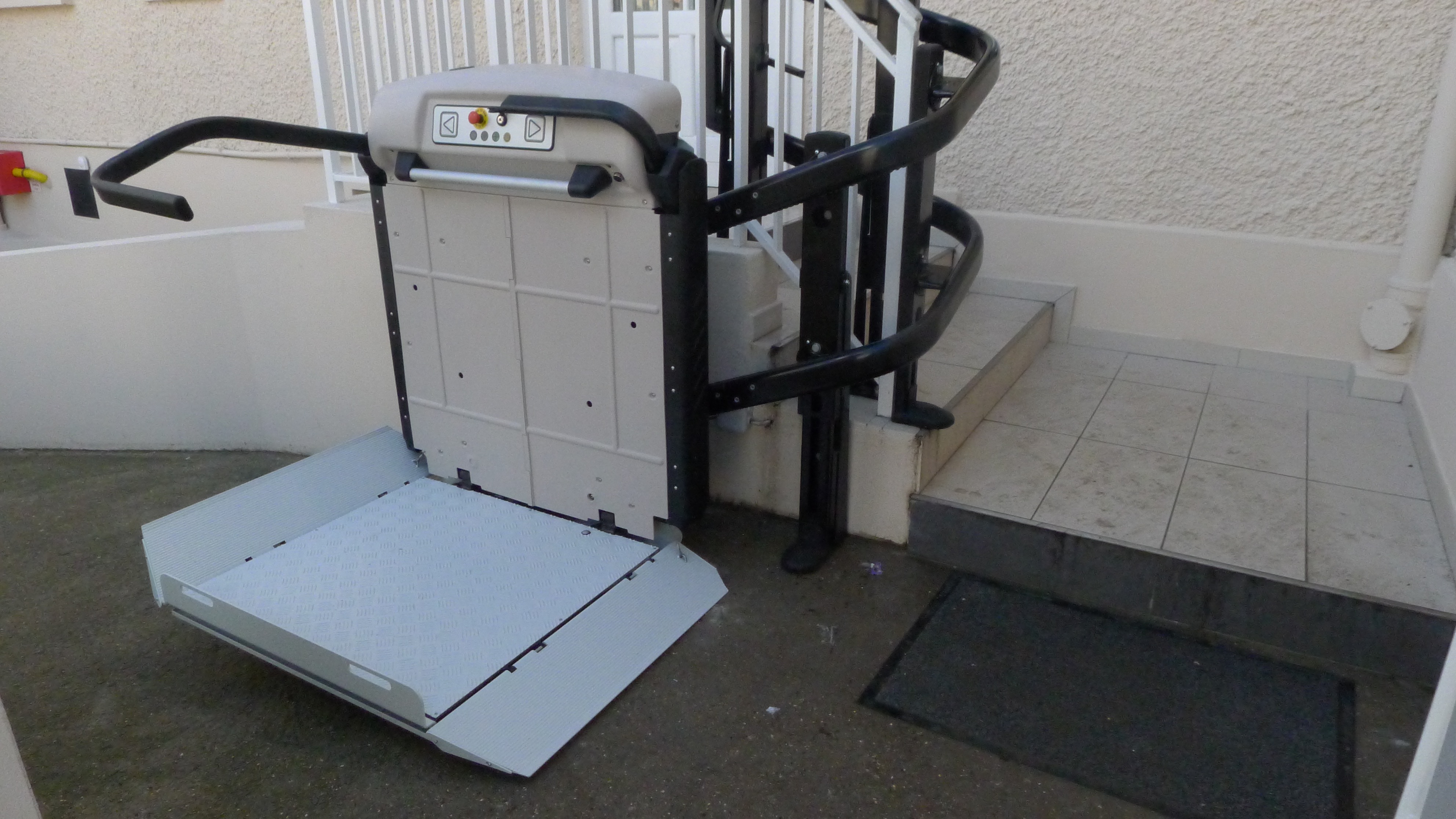 Plateforme monte escalier exterieur LIFT SYSTEME