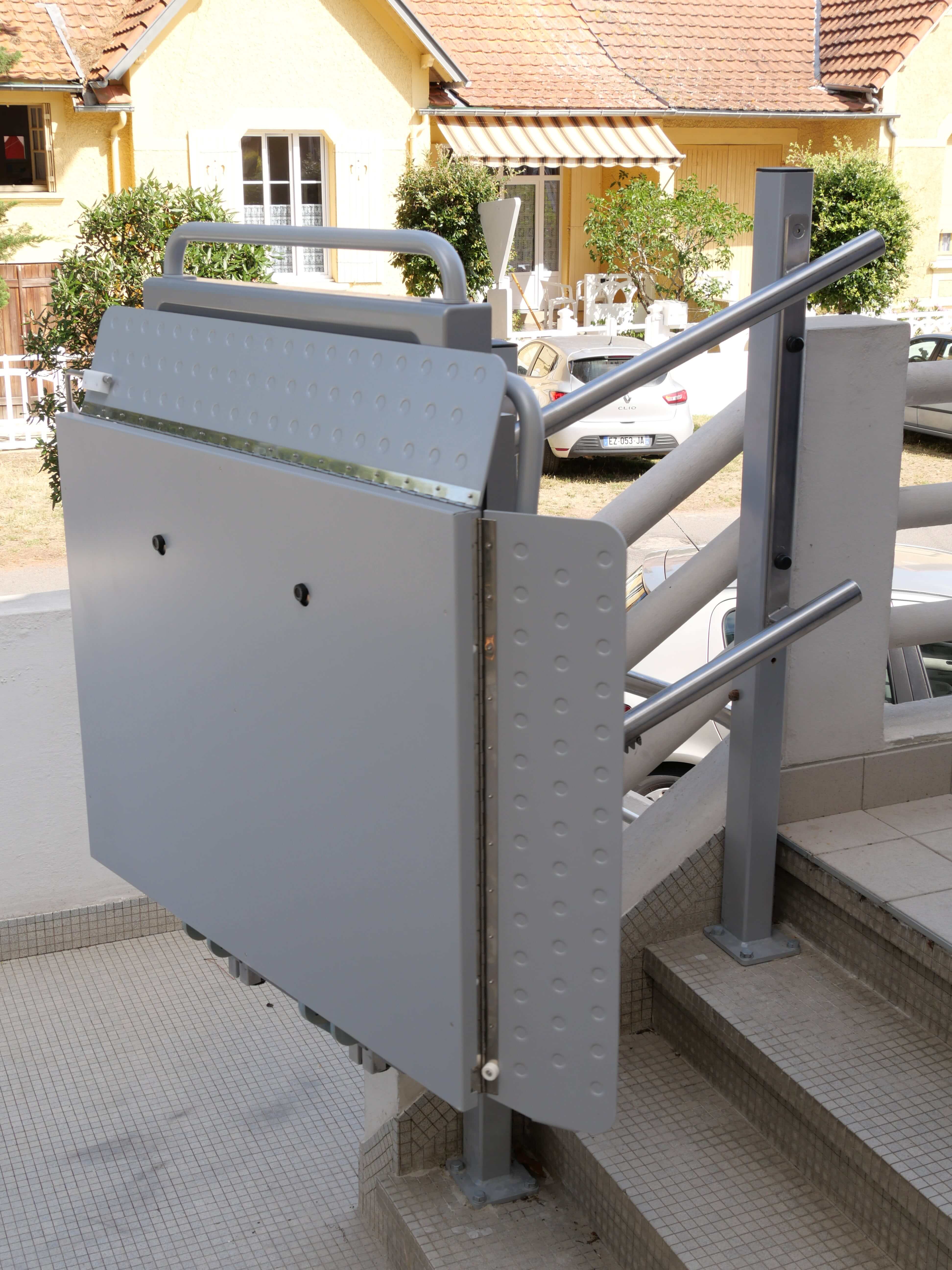 Plateforme monte-escalier LIFT SYSTEME (34)-min (1)